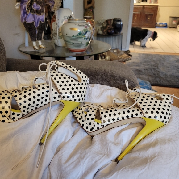 Shoes - Picture 3 of 6